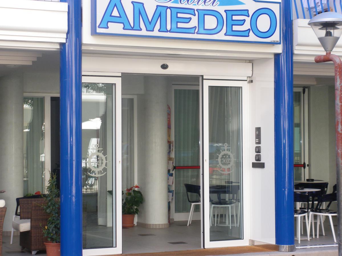 Hotel Amedeo มิซาโน อาดรีอาติโก ภายนอก รูปภาพ
